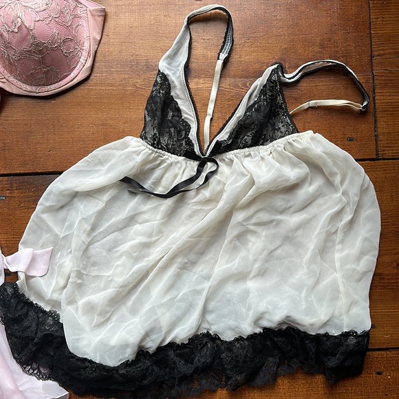 Lingerie bundle. In great condition. - Picture 2 of 5